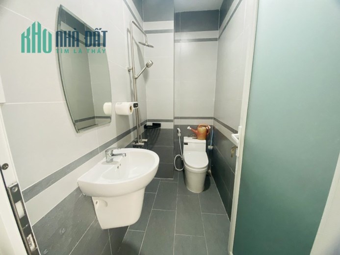 Giảm 1.2 tỷ cc bán gấp nhà mới full nội thất 48m2, hxh, khu VIP P7- BT