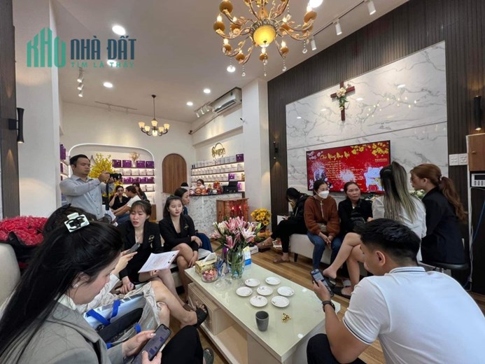 MỞ THẪM MỸ LỚN HƠN NÊN CẦN SANG NHƯỢNG THẪM MỸ TẠI MẶT TIỀN QUẬN TÂN PHÚ [ HCM]