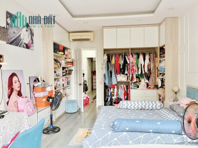 Bán nhà quân Bình Tân Giáp Aeon Tân Phú 54M2 3Tầng 4PN HXH.