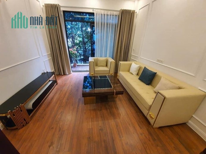 Nhà đẹp Phân lô phố Tô Vĩnh Diện, ô tô 4 chỗ vào nhà, 40m2 nhỉnh 5 tỷ