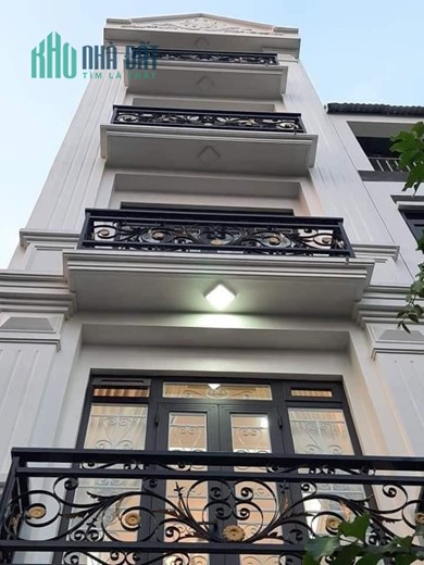 Nhà đẹp Phân lô phố Tô Vĩnh Diện, ô tô 4 chỗ vào nhà, 40m2 nhỉnh 5 tỷ