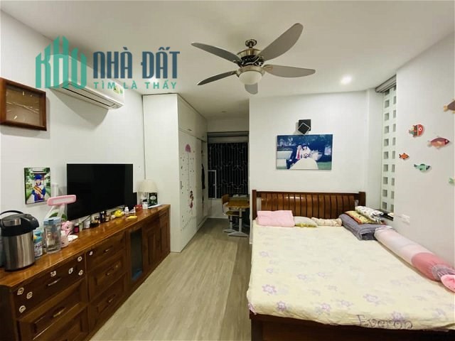 Bán gấp 50m2x5T Giảng Võ, Đống Đa kinh doanh, ô tô chỉ 5,5 Tỷ.