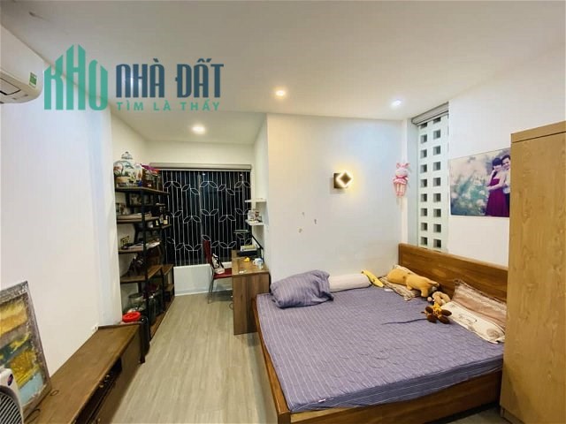 Bán gấp 50m2x5T Giảng Võ, Đống Đa kinh doanh, ô tô chỉ 5,5 Tỷ.
