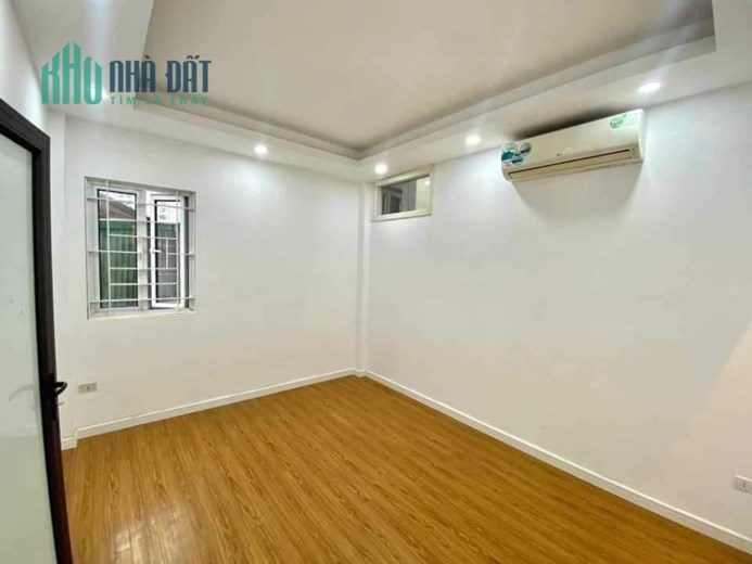 Huỳnh Thúc Kháng Đống Đa ô tô tránh kinh doanh sổ phân lô 43mx 5T, mt4m giá 9.9 tỷ. Lh 0858751186
