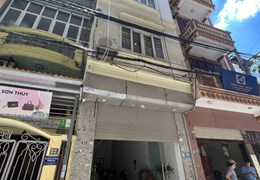 Cần nhượng lại nhà 4 tầng ở Thái Hà. - Ngõ rộng oto đi vào thoải mái - Nhà rộng 55m x 4 tầng x 4 vệ