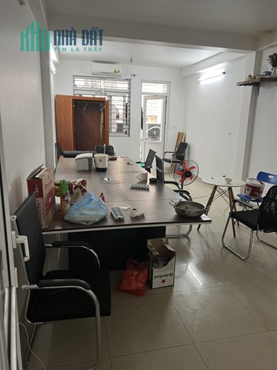 Cần nhượng lại nhà 4 tầng ở Thái Hà. - Ngõ rộng oto đi vào thoải mái - Nhà rộng 55m x 4 tầng x 4 vệ