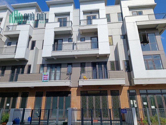 Bán gấp căn 4 tầng 75m2 giáp khu công nghiệp Vsip kinh doanh tốt