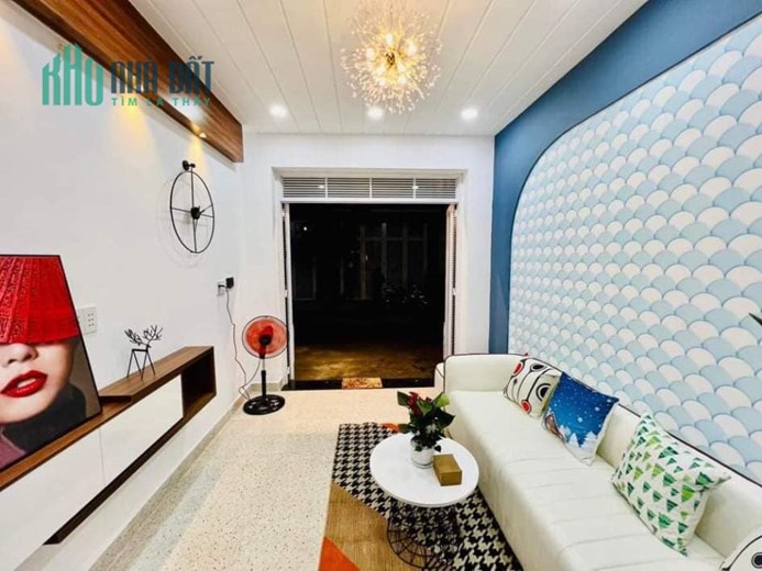 Nhà bán Phan Văn Trị ngay Emart, 45m2 hẻm xe hơi dổ cửa, nhỉnh 4 tỷ ở ngay
