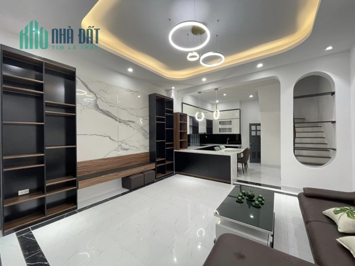 Bán nhà phố Hoàng Đạo Thành, Ô TÔ VÀO NHÀ -- 4 TỶ, 45M2, mặt tiền 6m-- ở cực sướng