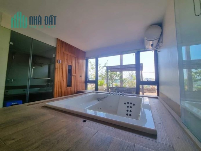 Đẹp nhất Mai Dịch,quý & hiếm,góc ngã 3, 97m, 9 tầng thang máy, 3 ô tô đỗ cửa, gần 30 tỷ
