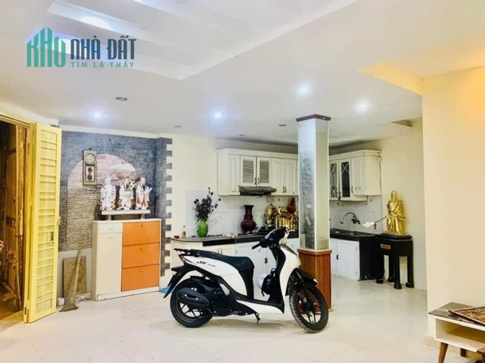 Bán nhà 3 tầng trên phố Kim Mã, quận Ba Đình