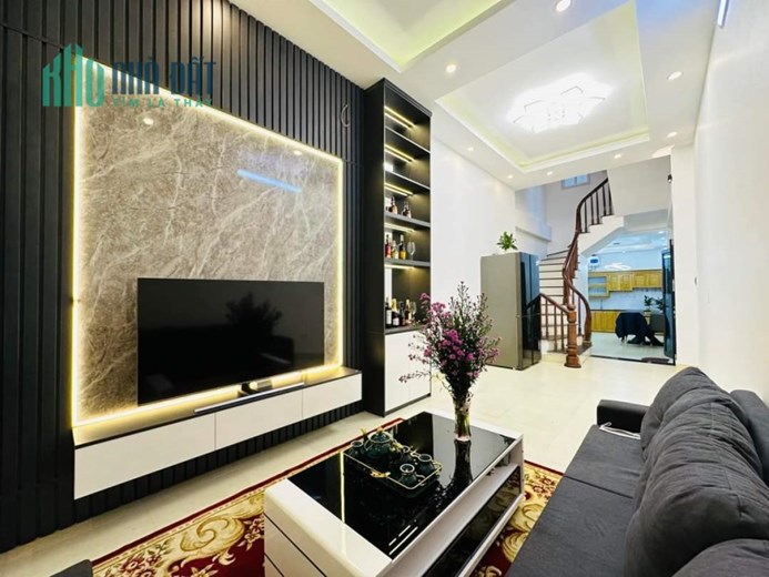 Nhà phố Tân Mai, ô tô đõ cổng, trước nhà 2m, 36,5 m2, đủ 3 ngủ, 3,1 tỷ