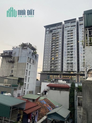 Nhà Phố Tiện Nghi, Gần Trường và Chợ tại Ba Đình