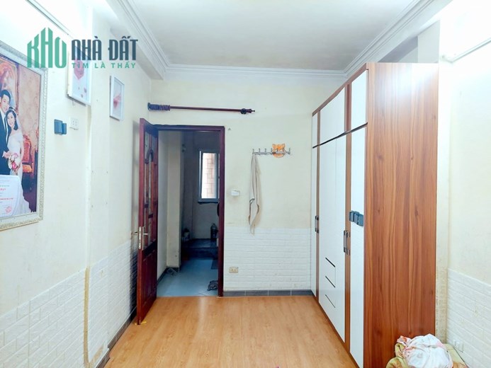 Bán nhà tại Văn Cao, Ba Đình - Ngõ rộng, gần Hồ Tây