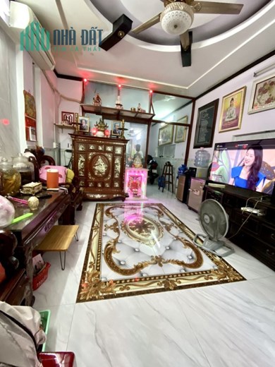 Nhà chính chủ 76M2 3Tầng 4PN đường Trịnh Đình Trọng quận Tân Phú.