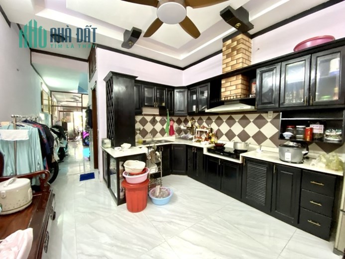 Nhà chính chủ 76M2 3Tầng 4PN đường Trịnh Đình Trọng quận Tân Phú.
