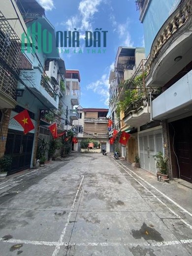 Nhà Phân Lô Thoáng Mát, Ô Tô Tránh tại Tây Hồ