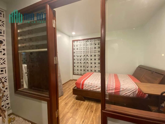 Bán nhà 165m2 phố Nghi Tàm, Tây Hồ Gara 3 Ôtô Dòng tiền khủng Thang máy 16.6 Tỷ