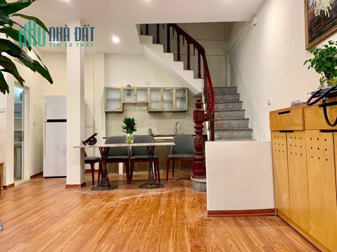 Bán nhà 166m2 phố Nghi Tàm, Tây Hồ Gara 3 Ô tô tránh Dòng tiền >10% Thang máy XỊN 16.5 Tỷ