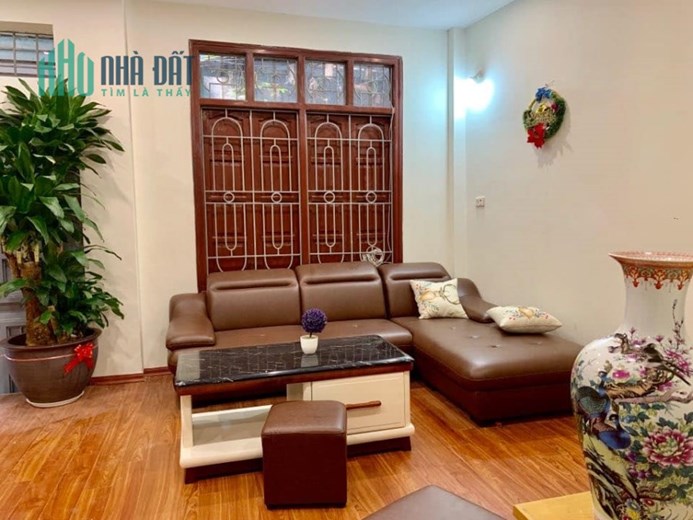 Bán ngôi nhà 169m2 phố Nghi Tàm, Tây Hồ Gara Ô tô tránh Dòng tiền >10% Thang máy XỊN 16.5 Tỷ