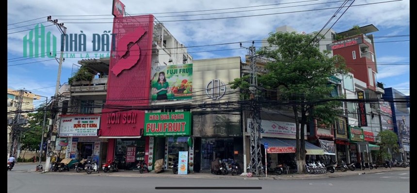 NHA TRANG. NHÀ YERSIN NẰM NGAY NGÃ 5. DT 92.2M2. GIA 18 TỶ