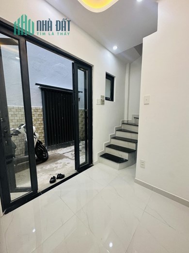 Bán nhà 3 tầng đẹp Âu Cơ, Tân Phú, DTSD 31m2, chỉ 1.58 tỷ TL