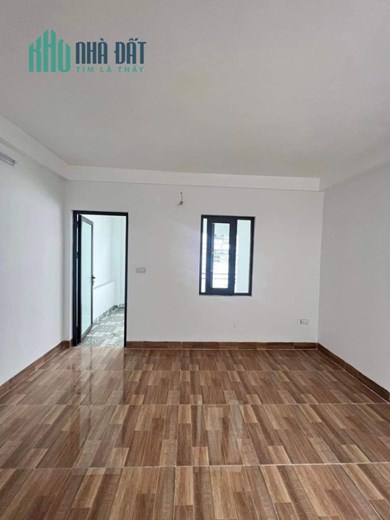 BÁN NHÀ XUÂN LA-gần  Ô TÔ-nhà mới ở ngay ,gần bãi oto 45M 5 TẦNG 4,3 TỶ