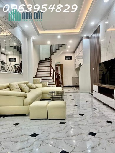 NHÀ ĐẸP LONG LANH MẶT PHỐ KIM HOA, QUẬN ĐỐNG ĐA, 5 TẦNG THANG MÁY, LÔ GÓC Ô TÔ TRÁNH, CHỈ 13.2 TỶ
