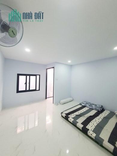 Bán nhà Âu Cơ Tân Bình – Chỉ nhỉnh 4 Tỷ có nhà đẹp HXH khu trung tâm giáp Tân Phú tặng full nội thất