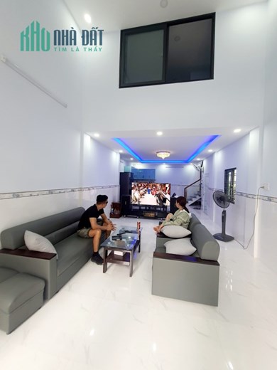Bán nhà Âu Cơ Tân Bình – Chỉ nhỉnh 4 Tỷ có nhà đẹp HXH khu trung tâm giáp Tân Phú tặng full nội thất