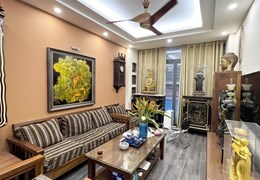 Cực hiếm! Nhà 5 tầng, 42m2 phố Khương Hạ, ô tô tránh, vào nhà – 8 tỷ 150tr