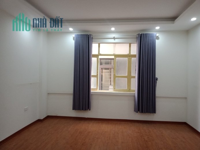 Gấp bán nhà Khương Đình 32m 4 tầng 4 ngủ ba bước ra ô tô trước nhà cực thoáng ở ngay nhỉnh 3 tỷ lh