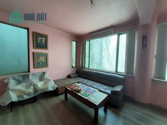 Nhà cô chú Tiến sĩ, chuyển vào nam muốn bán nhà Trung Kính biệt thự 192 m chỉ 15 tỷ , phân lô xây