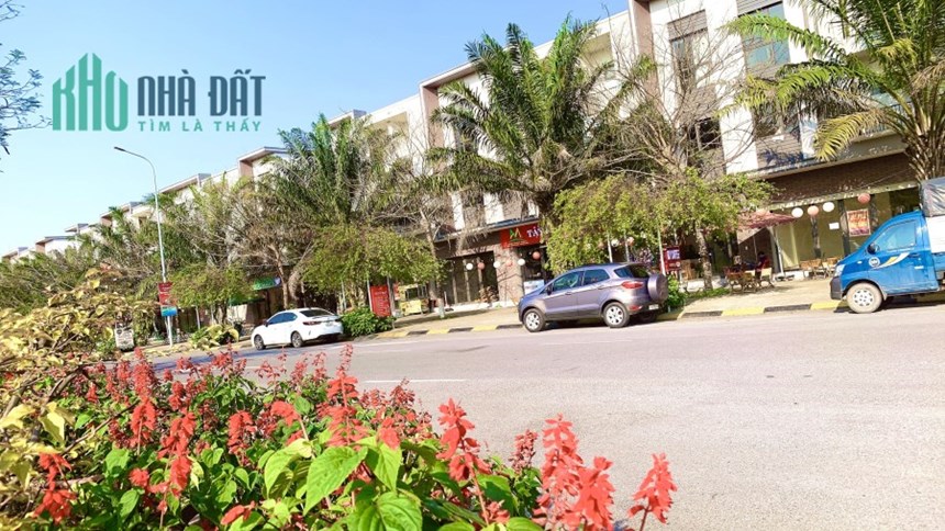 🌸Bán gấp shophouse nằm tại trung tâm phố đi bộ, đã hoàn thiện nội thất, cho thuê được ngay