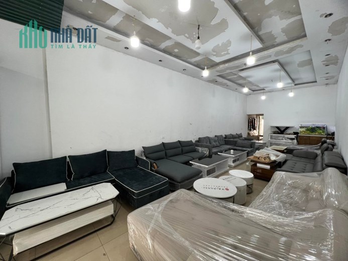 Bán nhà Mặt phố Ngô Gia Tự, Vị trí đắc địa, Kinh doanh đa dạng, DT140m2. Giá 140tr/m2.