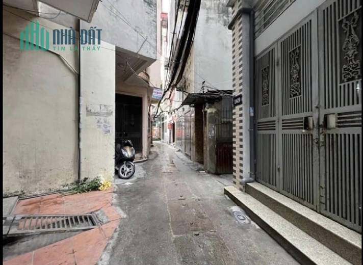 Bán nhà tại Văn Cao, Ba Đình - Nhà mới, tiện ích đỉnh cao