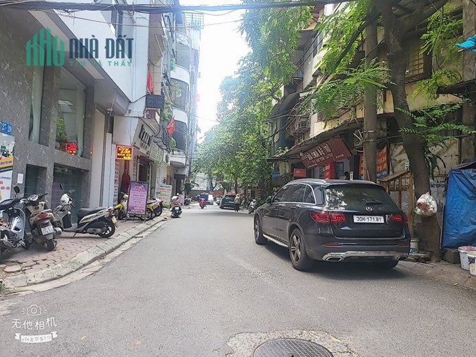 Kinh doanh đỉnh tập thể tầng 1 Nguyễn Chí Thanh, ô tô 70m mặt tiền 4m.