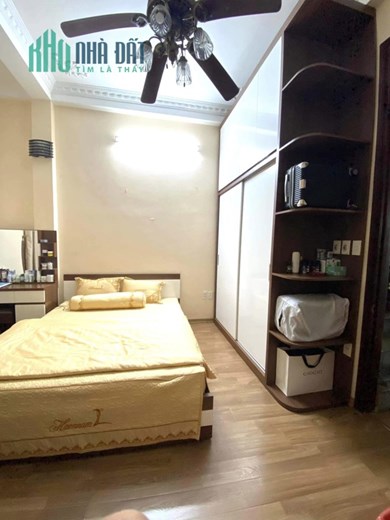 Bán nhà 4 tầng trên phố Kim Mã, quận Ba Đình