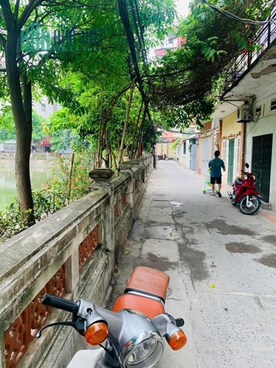 Nhà Mới Cứng Ngay Bên Cạnh Hồ Điều Hoà - Ba Đình