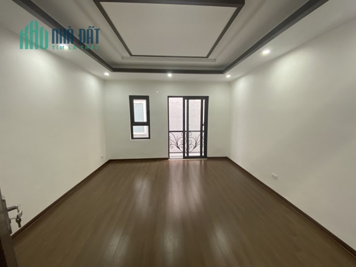CHUYỂN CHỖ LÀM : Bán nhà Lạc Trung , 51m2 , 3,8 tỷ , nhà ở cực kỳ có LỘC