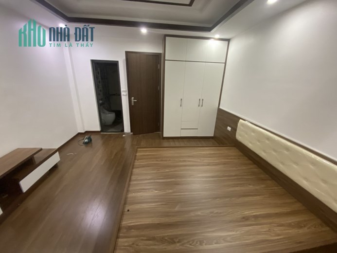 CHUYỂN CHỖ LÀM : Bán nhà Lạc Trung , 51m2 , 3,8 tỷ , nhà ở cực kỳ có LỘC