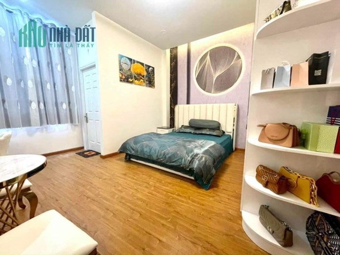 MẶT TIỀN SIÊU VIP - 4 TẦNG NGANG TO - KINH DOANH CỰC TỐT-LÂM VĂN BỀN Q7