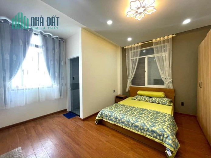 MẶT TIỀN SIÊU VIP - 4 TẦNG NGANG TO - KINH DOANH CỰC TỐT-LÂM VĂN BỀN Q7