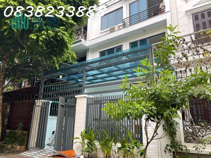 Bán biệt thự Hồ Tùng Mậu-Cầu Giấy 105mx4 tầng-thang máy-vỉa hè-ô tô tránh-dân trí cao.