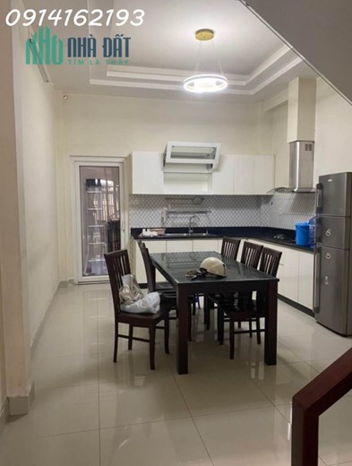 MẶT TIỀN HẺM NHỰA 8M BÁN ĐẤT TẶNG NHÀ CẤP 4 NGANG 8 DÀI 18