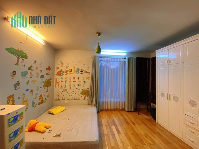⚜️ Bán nhà Mặt Phố Trần Quốc Hoàn, Cầu Giấy, 44m2 5T MT 4m, Chỉ 24.5 Tỷ ⚜️