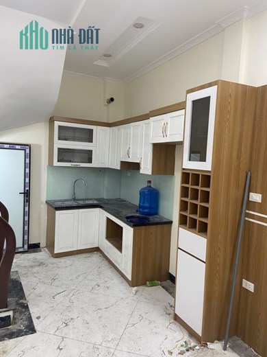 Bán ngôi nhà 76m2 phố Hoàng Hoa Thám, Tây Hồ Căn góc 15 phòng Dòng tiền khủng 10.2 Tỷ