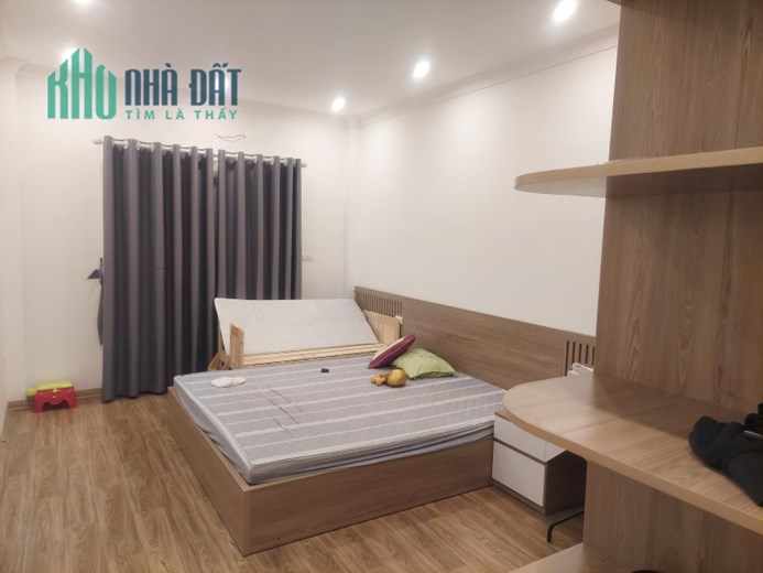 Bán nhà Nguyễn Văn Linh ,Long Biên 5 tầng ,ngõ oto ,nhà đẹp full nội thất giá nhỉnh 3 tỷ