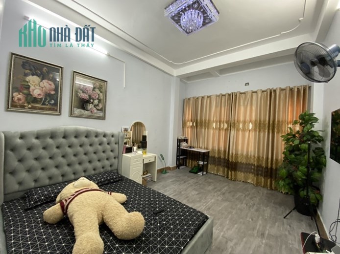 Bán nhà Phú Viên, Dt 55m, nhà 3 tầng, giá hơn 3 tỷ.