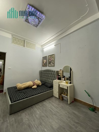 Bán nhà Phú Viên, Dt 55m, nhà 3 tầng, giá hơn 3 tỷ.